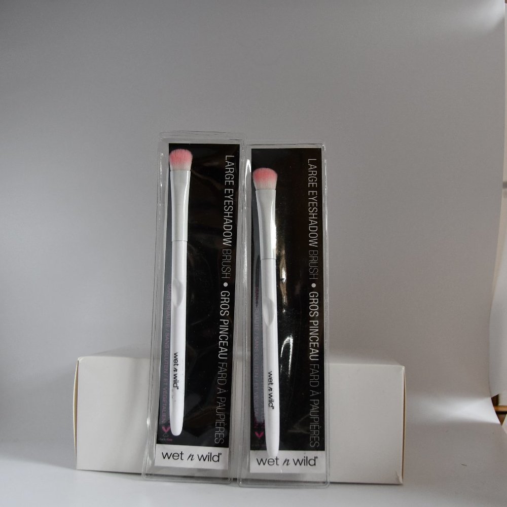 Wet n Wild Large Eyeshadow Brush